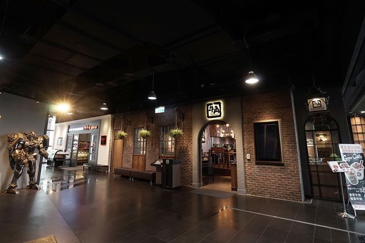 【台南牛排】鬥牛士經典牛排｜欣賞浪漫夜景，享用超值海陸雙主餐！