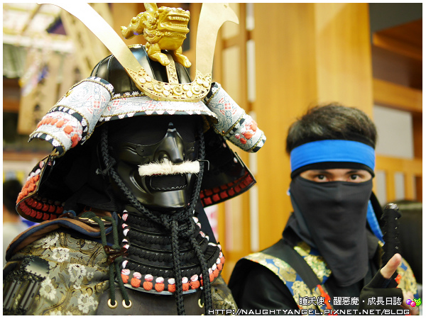 【沖繩自駕景點】殘波岬有唯美海灘、白色燈塔、斷崖峭壁、殘波大獅子，還有2016年最新的✦親子娛樂劇場.琉球忍者〈LEQUIOS THEATER IN 殘波〉