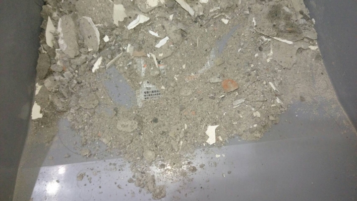 房間滲水壁癌 ,水泥砂化