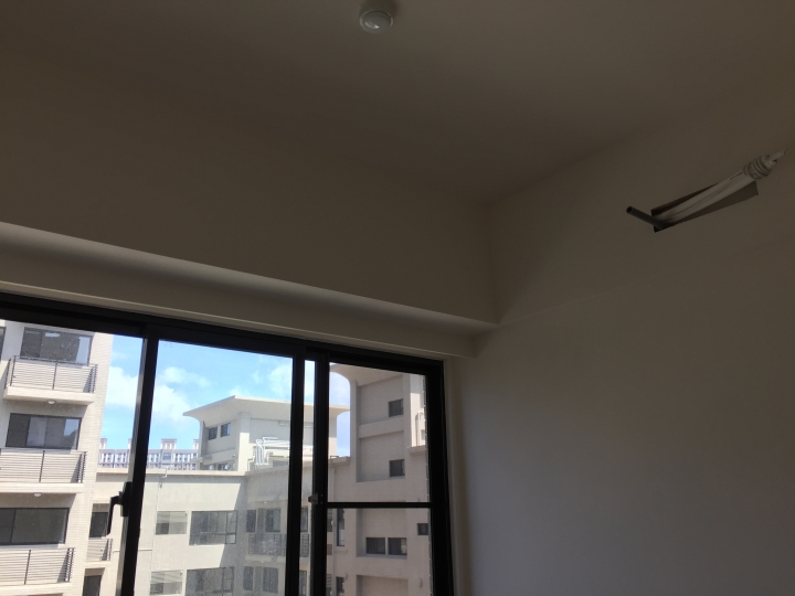 【開箱】還可以啦！風低預算極簡兩房分享