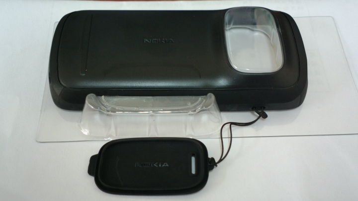 CC-3046 (Nokia 808 原廠專用保護殼) 再開箱～