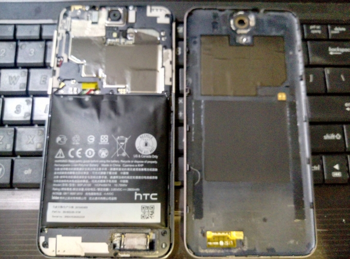 HTC E9+電池膨脹及正廠副廠電池判別更換過程