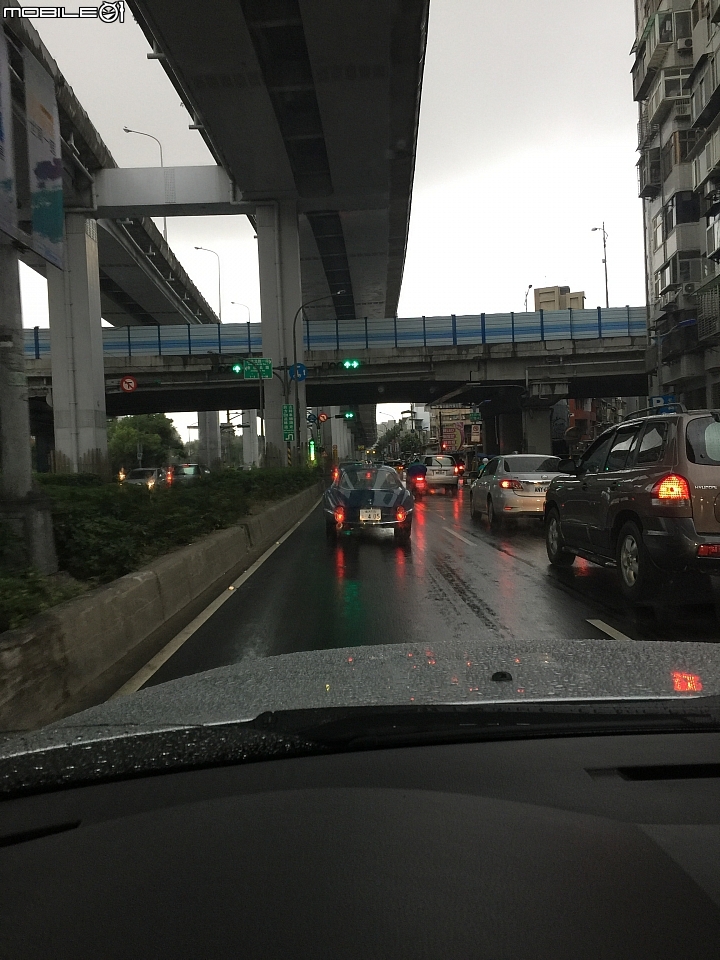 竟然有人掛橫濱的車牌上路，有事嗎？