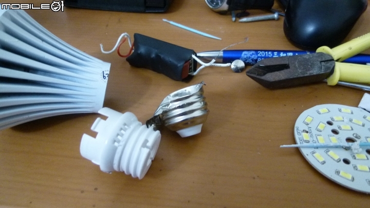 環保再利用_LED燈泡維修DIY