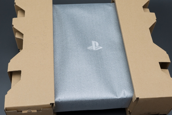 【開箱】PS4 Pro