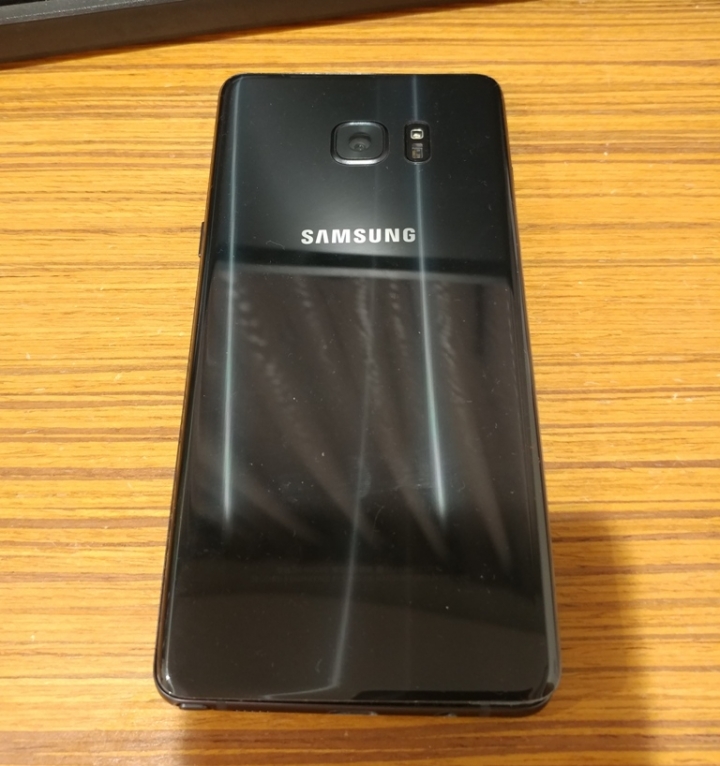 我的NOTE7 會瞬間沒電!!  2 放著還會懷孕XD