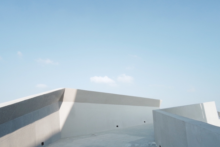 【台南七股】『七股遊客中心』私房景點♡錯綜交錯的線條與灰白底色，一窗一格透出海水鹹味和台南的溫暖│IG 最新打卡熱門景點，目前尚未啟用請好好愛護!!