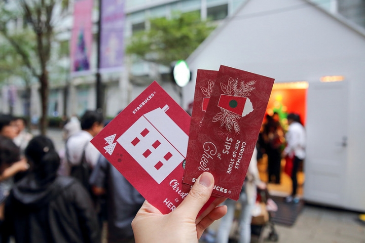【玩 台北】信義區 遇見"愛Sharing 2016"。走我們一去逛信義商圈。繽紛聖誕信義商圈(上篇)