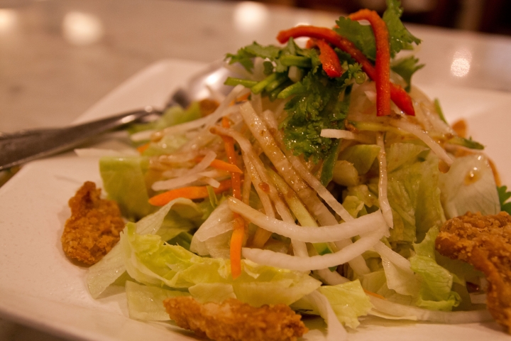 【美食。食記】東京 水道橋 口味道地，用料實在 新加坡海南雞飯 シンガポール海南鶏飯 水道橋店
