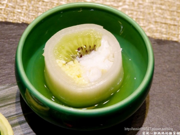 (((高雄食記)))新興區次郎本格日本料理美食與視覺的高級饗宴之鱈場蟹８吃，有商業午餐