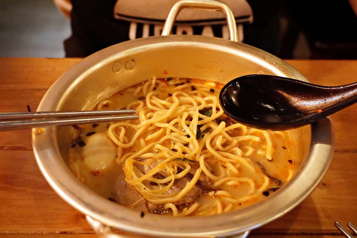 【赤鳥深夜炙燒拉麵】日韓創意且平價