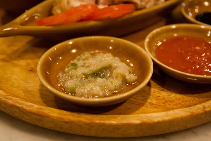 【美食。食記】東京 水道橋 口味道地，用料實在 新加坡海南雞飯 シンガポール海南鶏飯 水道橋店
