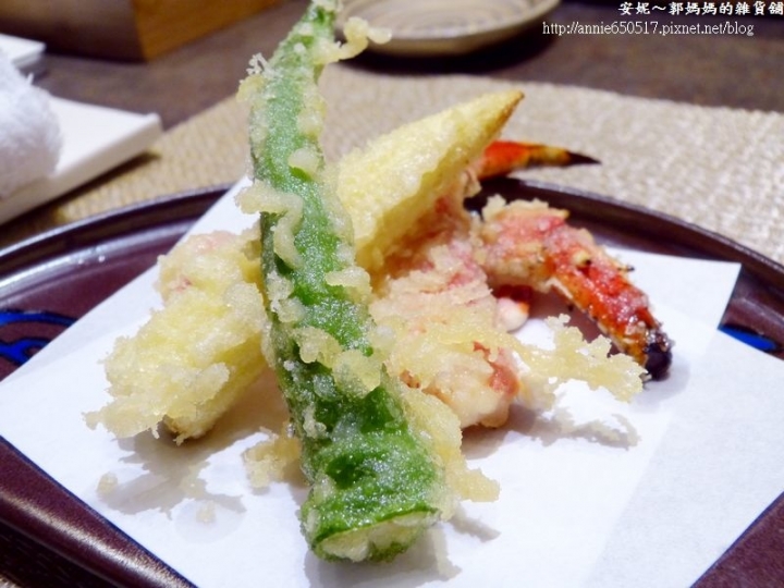 (((高雄食記)))新興區次郎本格日本料理美食與視覺的高級饗宴之鱈場蟹８吃，有商業午餐