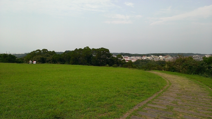 新竹市~青青草原溜滑梯~健行~半日遊~