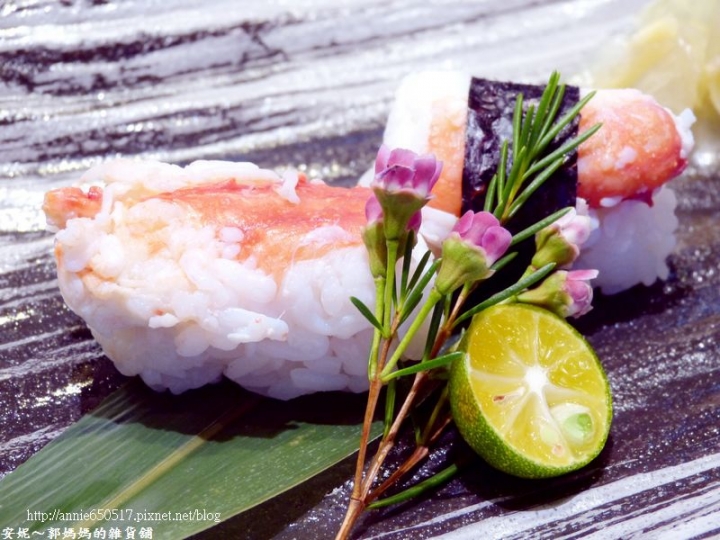 (((高雄食記)))新興區次郎本格日本料理美食與視覺的高級饗宴之鱈場蟹８吃，有商業午餐