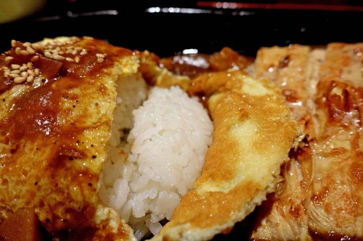 [食記] 新竹 籽田野菜屋。意想不到的美味蔬食料理--咖哩蛋包飯、野菇炊飯
