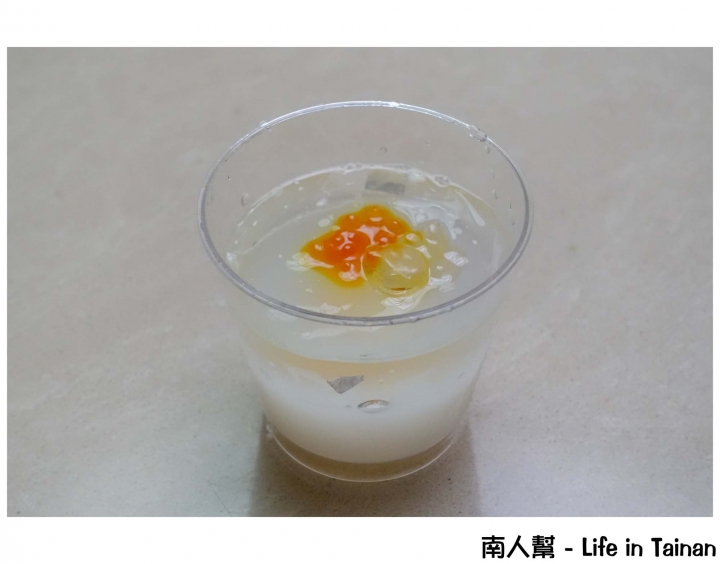 【台南中西區-甜點】220公分高扭蛋機│享受不確定會扭到什麼甜點的未知感~~蛋-甜點扭蛋機