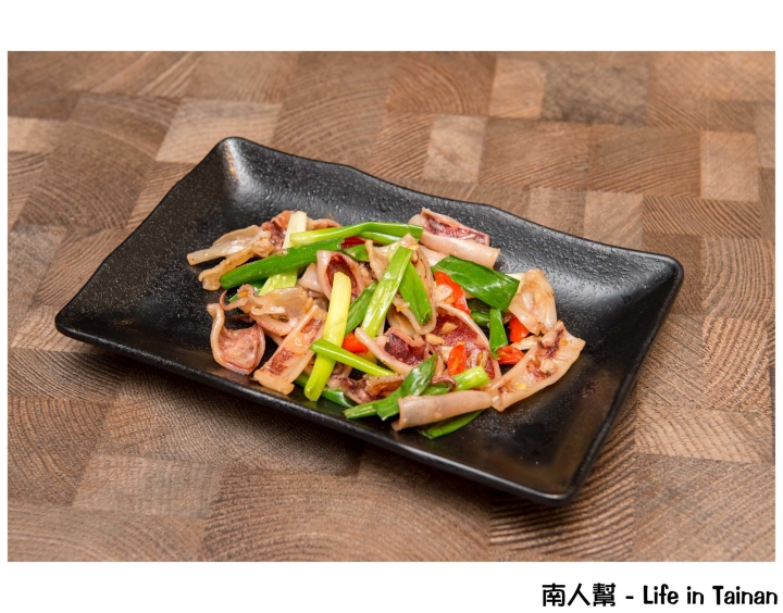 【台南安平區-美食】關東煮外還有炸物.烤物.飯麵等多種美食│微涼天氣來暖身~~古咕手作關東煮