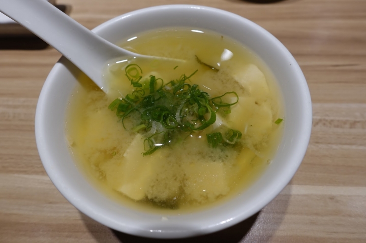 [食記] 新竹 魚町丼飯。高CP值生魚片、丼飯、昆布海鮮烏龍麵(東大店)