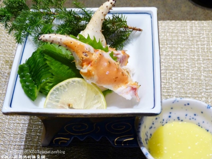 (((高雄食記)))新興區次郎本格日本料理美食與視覺的高級饗宴之鱈場蟹８吃，有商業午餐