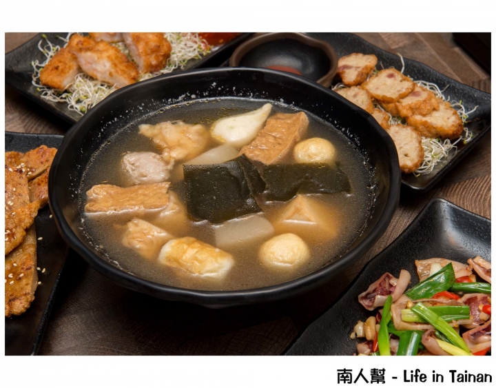 【台南安平區-美食】關東煮外還有炸物.烤物.飯麵等多種美食│微涼天氣來暖身~~古咕手作關東煮