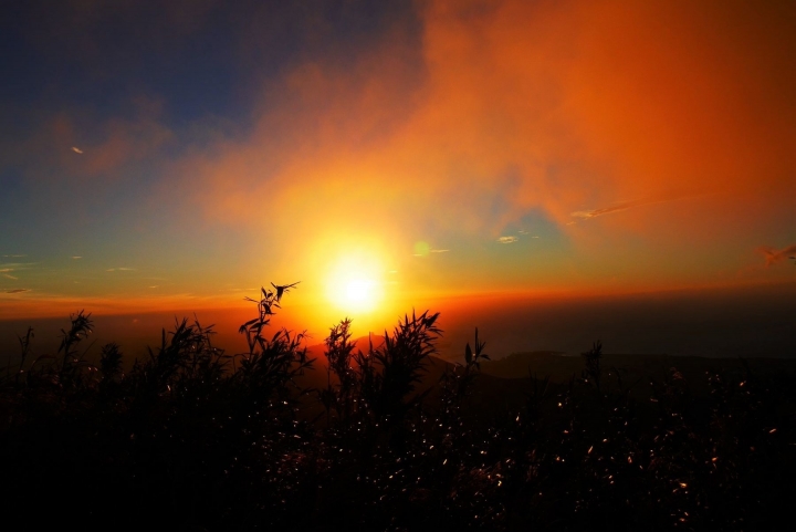 【台北大屯山 | 景點】絕美夕陽與璀璨夜景兼具的大屯山助航站