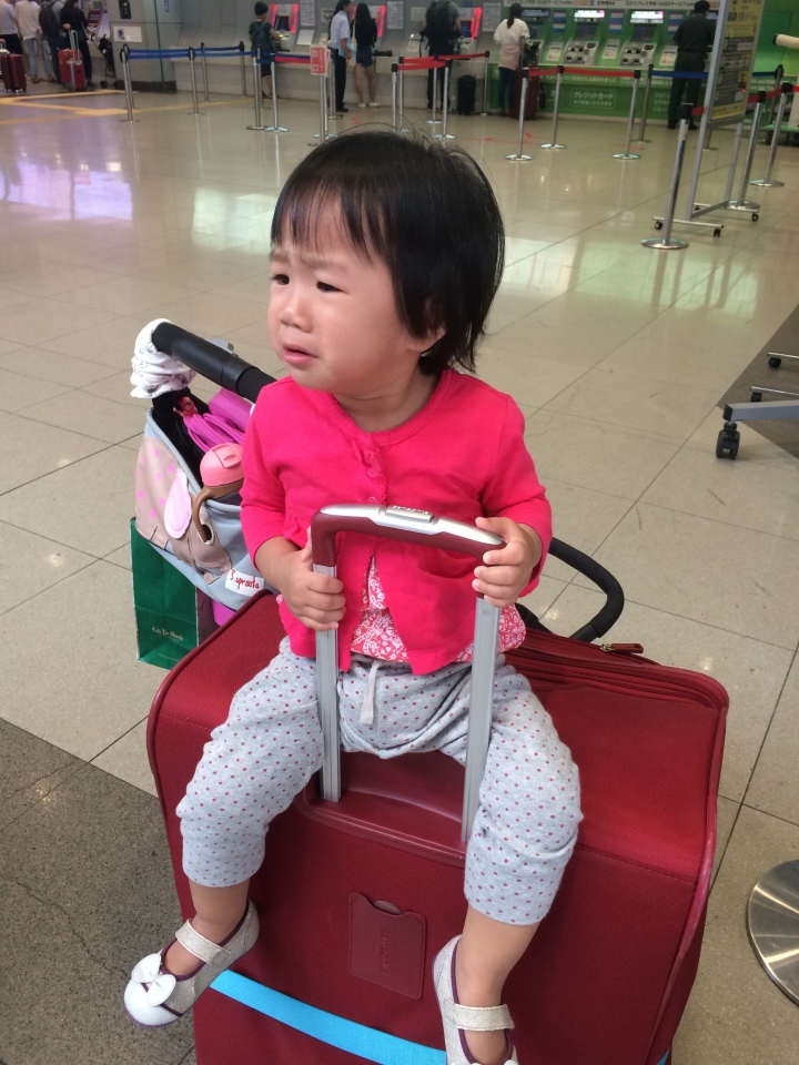 日本親子遊【一歲半小孩兒的京都大阪還願之旅】 PART 1 行前準備篇-行李準備、接機送機、飯店選擇、購票交通