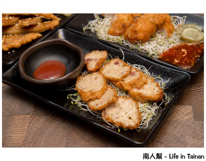 【台南安平區-美食】關東煮外還有炸物.烤物.飯麵等多種美食│微涼天氣來暖身~~古咕手作關東煮