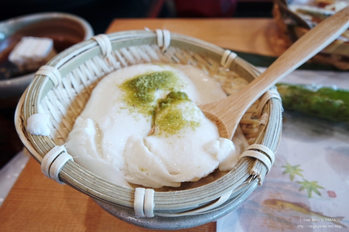 京都料理│清水 順正 おかべ家【拖著媽媽去關西】│清水寺前的巷弄京料理名店，自己在鍋裡現撈豆皮，多種精緻豆腐料理獲得媽媽稱讚