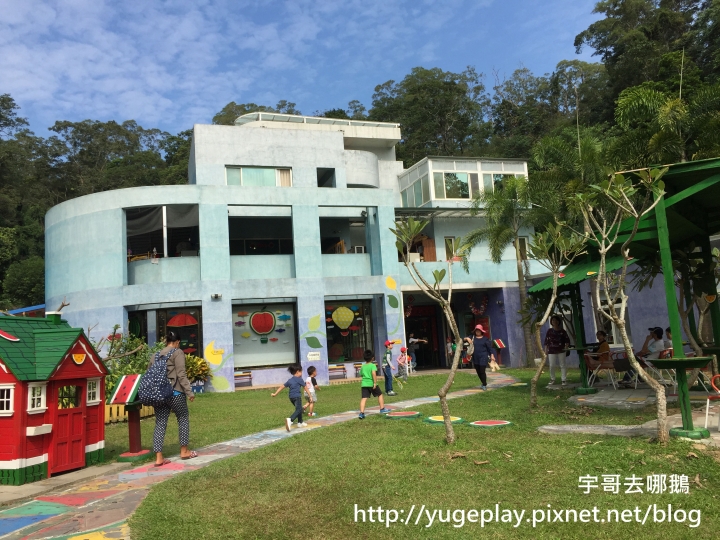 【宇哥去新竹】北埔的西瓜莊園.有可遮陽沙坑/小火車/攀岩/溜滑梯/塗鴉區/大草皮/Pizza DIY/各式童玩/大草皮/免費的運動器材借用/非常親民又好玩的親子旅遊點