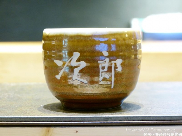 (((高雄食記)))新興區次郎本格日本料理美食與視覺的高級饗宴之鱈場蟹８吃，有商業午餐