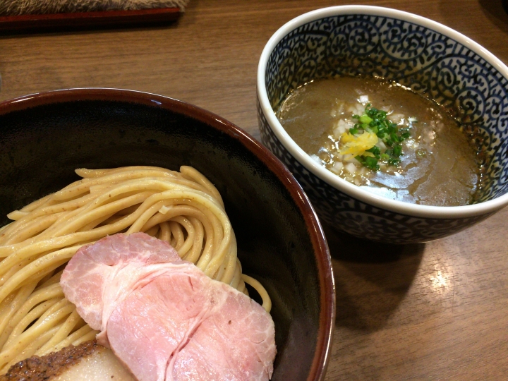 【美食。食記】東京 蒲田 湯頭厚重 煮干鮮香 宮元 拉麵 沾麵 一燈小徒弟 煮干しつけ麺
