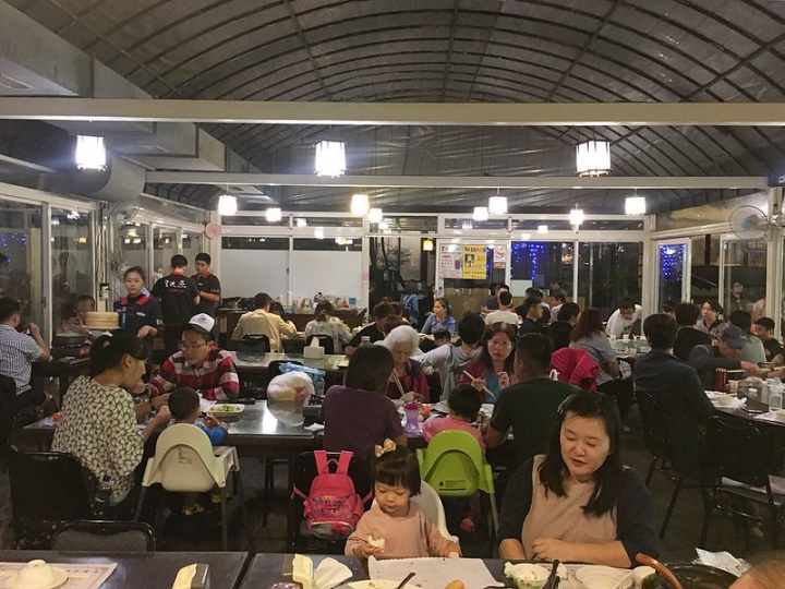 【玩 台北】北投區"皇池溫泉御膳館"冬天就是要泡溫泉啊。泡湯完又有美食根本是天堂~