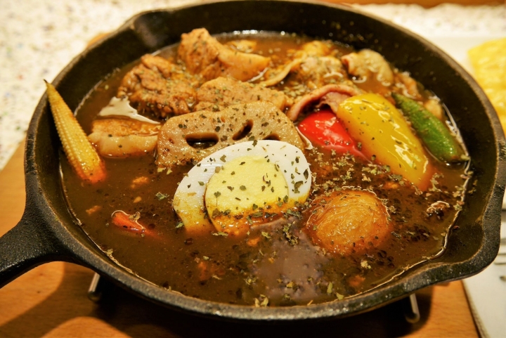 【台北師大夜市 | 餐廳】濃郁又清爽的道地日式湯咖哩♦銀兔湯咖哩
