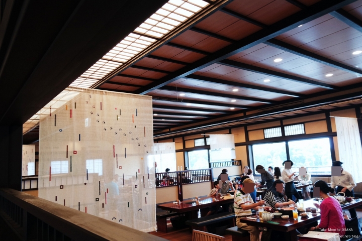 京都料理│清水 順正 おかべ家【拖著媽媽去關西】│清水寺前的巷弄京料理名店，自己在鍋裡現撈豆皮，多種精緻豆腐料理獲得媽媽稱讚