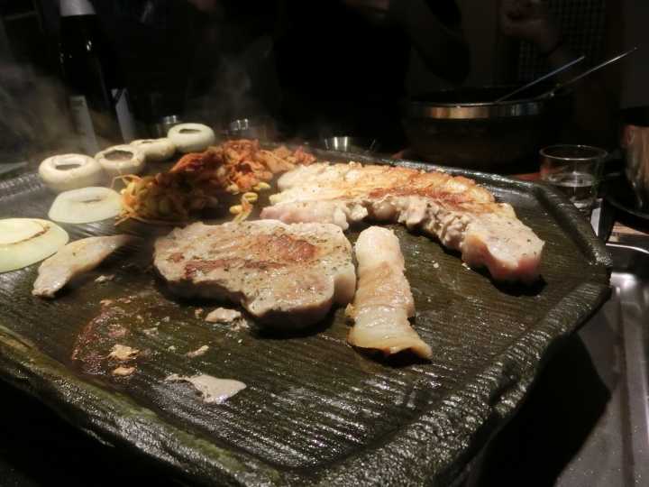 [咚咚家韓式豬肉專賣] 最道地的韓式燒烤 最強豬肉組合 伊比利豬&香草豬 韓國特色菜@國父紀念館2號出口