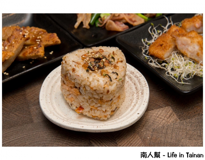 【台南安平區-美食】關東煮外還有炸物.烤物.飯麵等多種美食│微涼天氣來暖身~~古咕手作關東煮