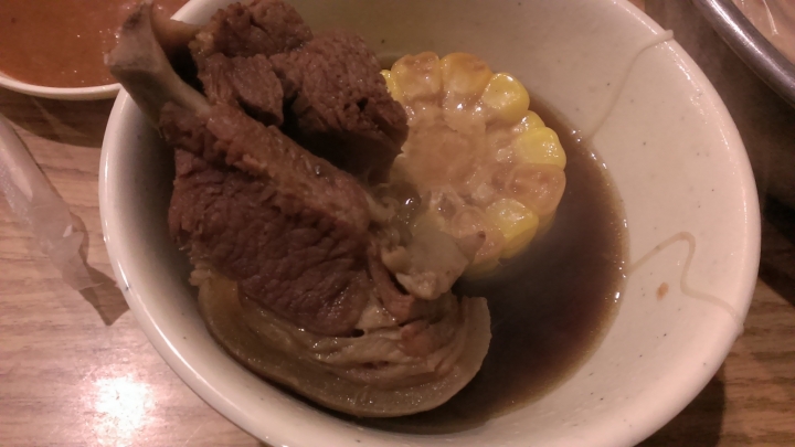 [羊肉爐]苗栗竹南越式羊肉爐~很有名氣~一大堆人來吃~要排隊~不油的湯頭~羊肉騷味不重~冬天進補好選擇