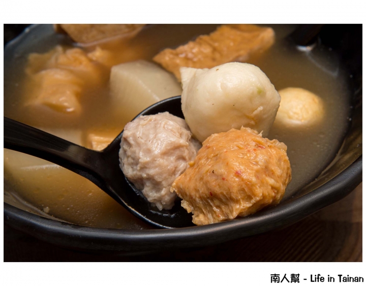 【台南安平區-美食】關東煮外還有炸物.烤物.飯麵等多種美食│微涼天氣來暖身~~古咕手作關東煮