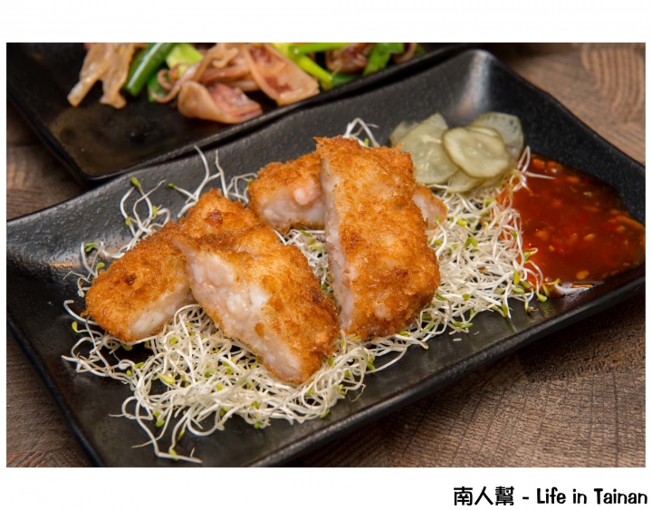 【台南安平區-美食】關東煮外還有炸物.烤物.飯麵等多種美食│微涼天氣來暖身~~古咕手作關東煮