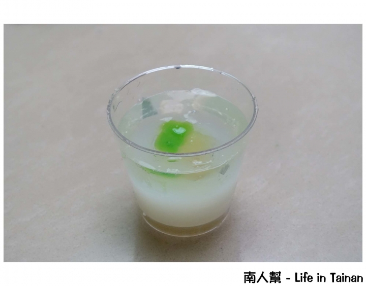 【台南中西區-甜點】220公分高扭蛋機│享受不確定會扭到什麼甜點的未知感~~蛋-甜點扭蛋機