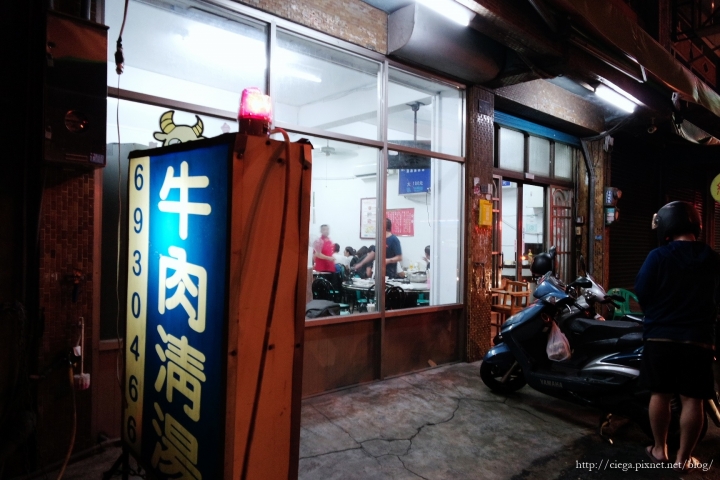 【高雄湖內│牛肉料理】湖東牛肉館│除了台南阿裕外的高雄隱藏現切牛肉涮涮鍋，每日限量供應現切鮮美牛肉片，鮮嫩入口即化的涮牛肉│沒有電話訂位吃不到呀!