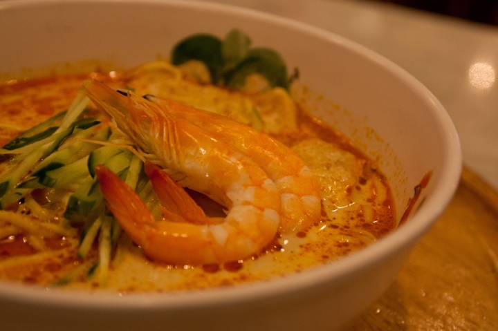 【美食。食記】東京 水道橋 口味道地，用料實在 新加坡海南雞飯 シンガポール海南鶏飯 水道橋店