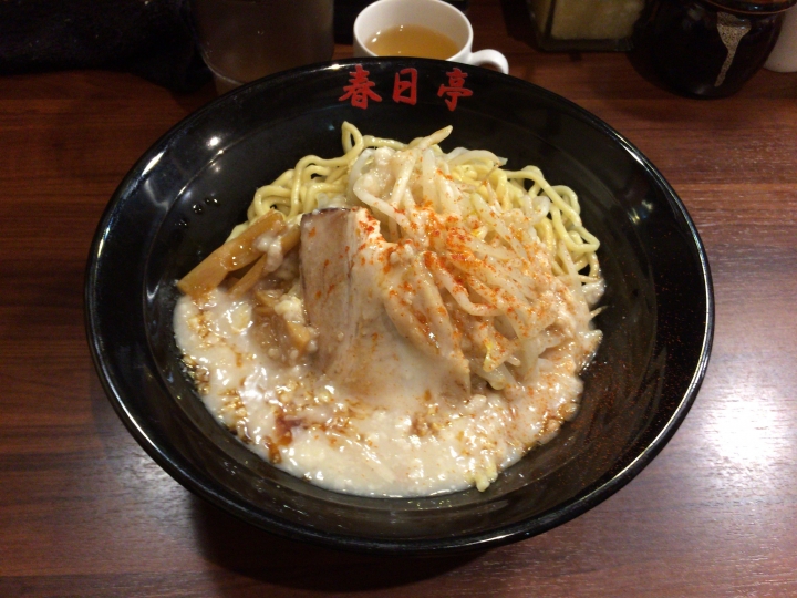 【美食。食記】東京池袋 油香逼人 女性頗愛 春日亭 拉麵 油麵 油王！女性喜愛的幾種吃法