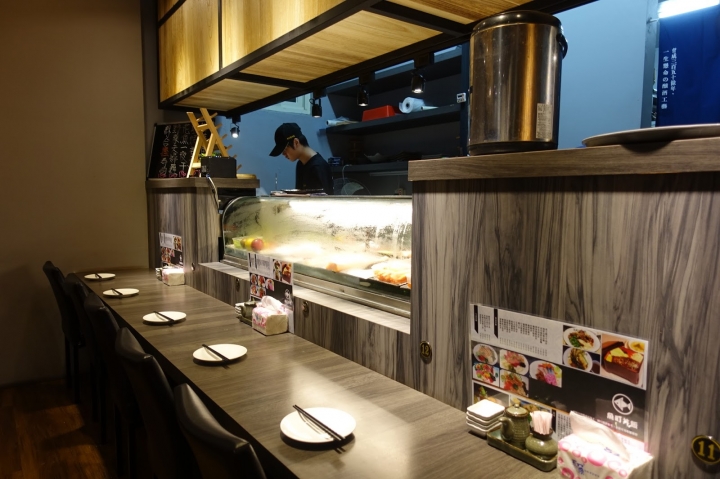 [食記] 新竹 魚町丼飯。高CP值生魚片、丼飯、昆布海鮮烏龍麵(東大店)