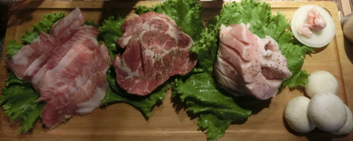 [咚咚家韓式豬肉專賣] 最道地的韓式燒烤 最強豬肉組合 伊比利豬&香草豬 韓國特色菜@國父紀念館2號出口