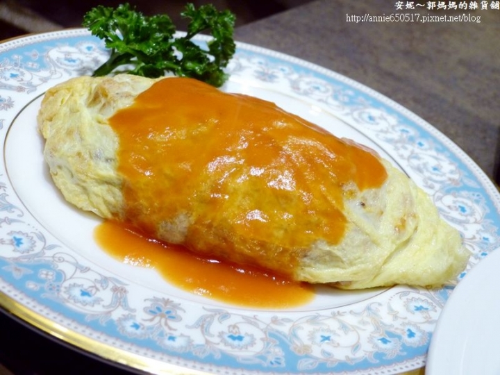(((高雄食記)))新興區次郎本格日本料理美食與視覺的高級饗宴之鱈場蟹８吃，有商業午餐