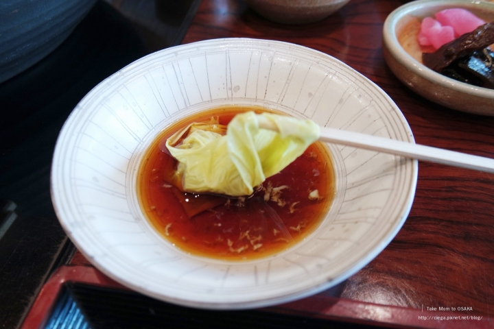 京都料理│清水 順正 おかべ家【拖著媽媽去關西】│清水寺前的巷弄京料理名店，自己在鍋裡現撈豆皮，多種精緻豆腐料理獲得媽媽稱讚