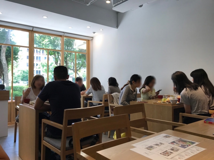 [食記] 小器食堂。日式定食--鹽烤鯖魚、漢堡排(中山站)