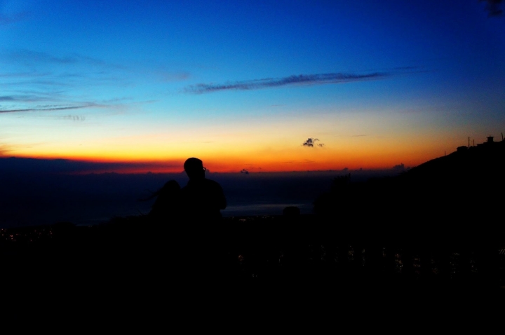 【台北大屯山 | 景點】絕美夕陽與璀璨夜景兼具的大屯山助航站